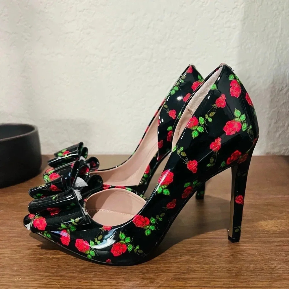 NEW BETSEY JOHNSON RED ROSES